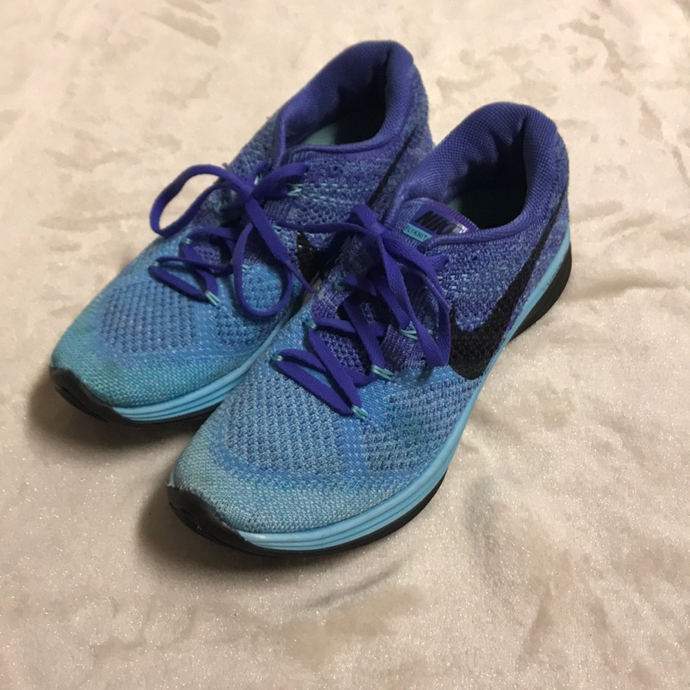 Nike Flyknit Lunar 3 size 9